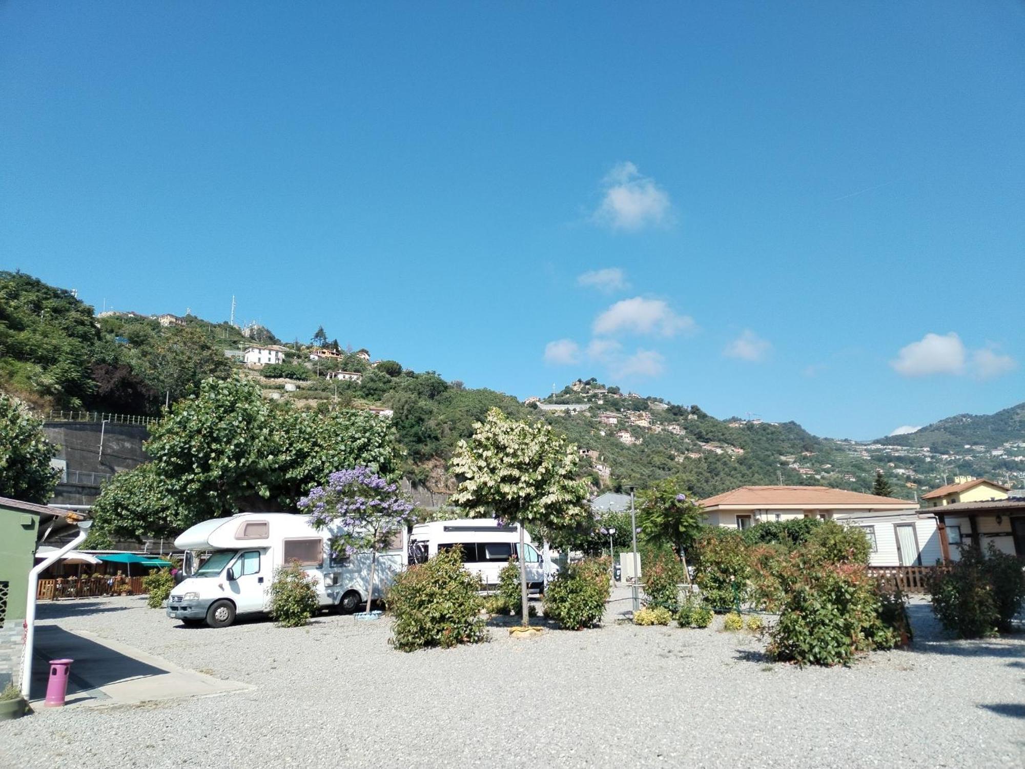 Camping Roma Ventimiglia Esterno foto