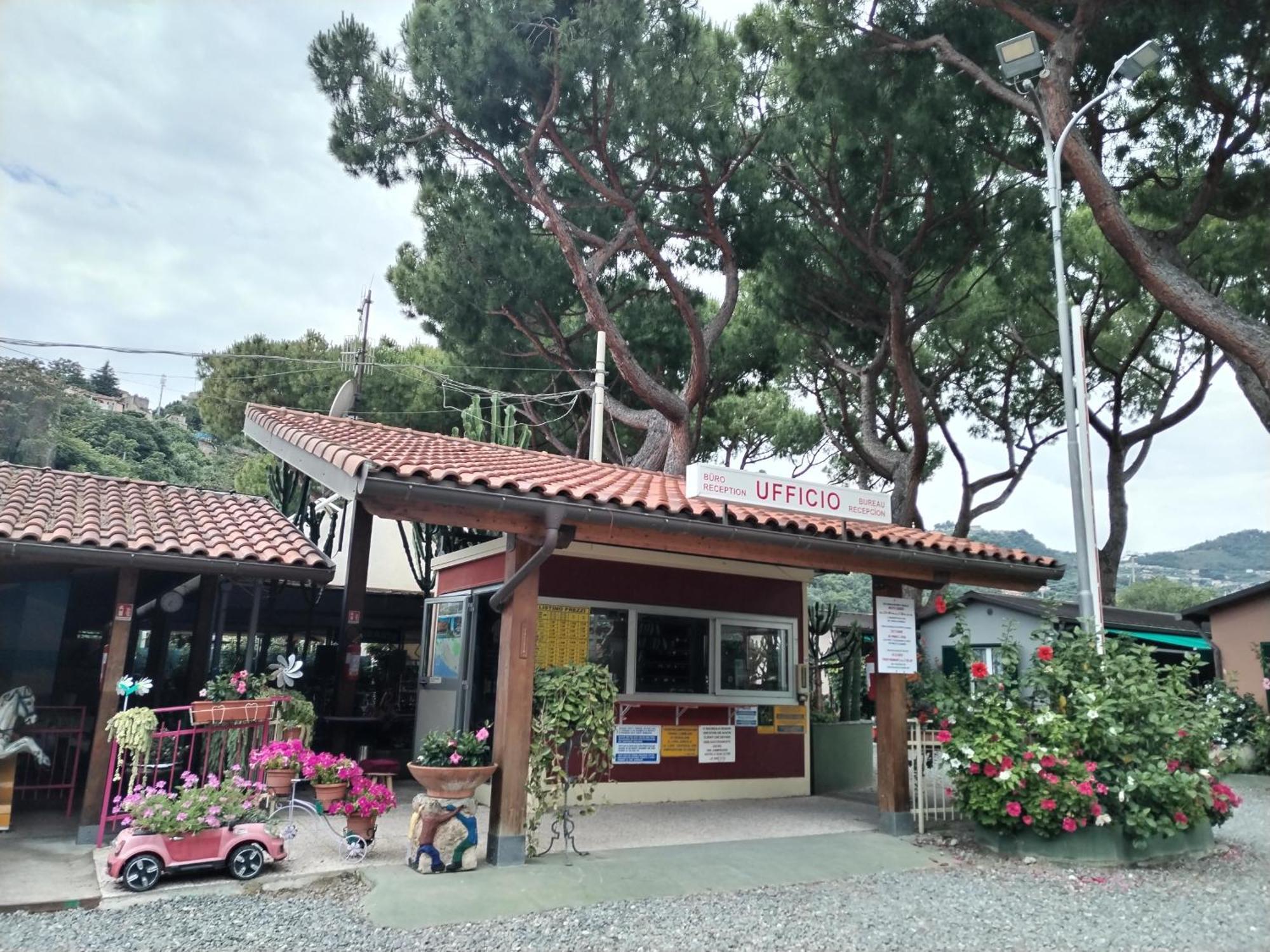Camping Roma Ventimiglia Esterno foto